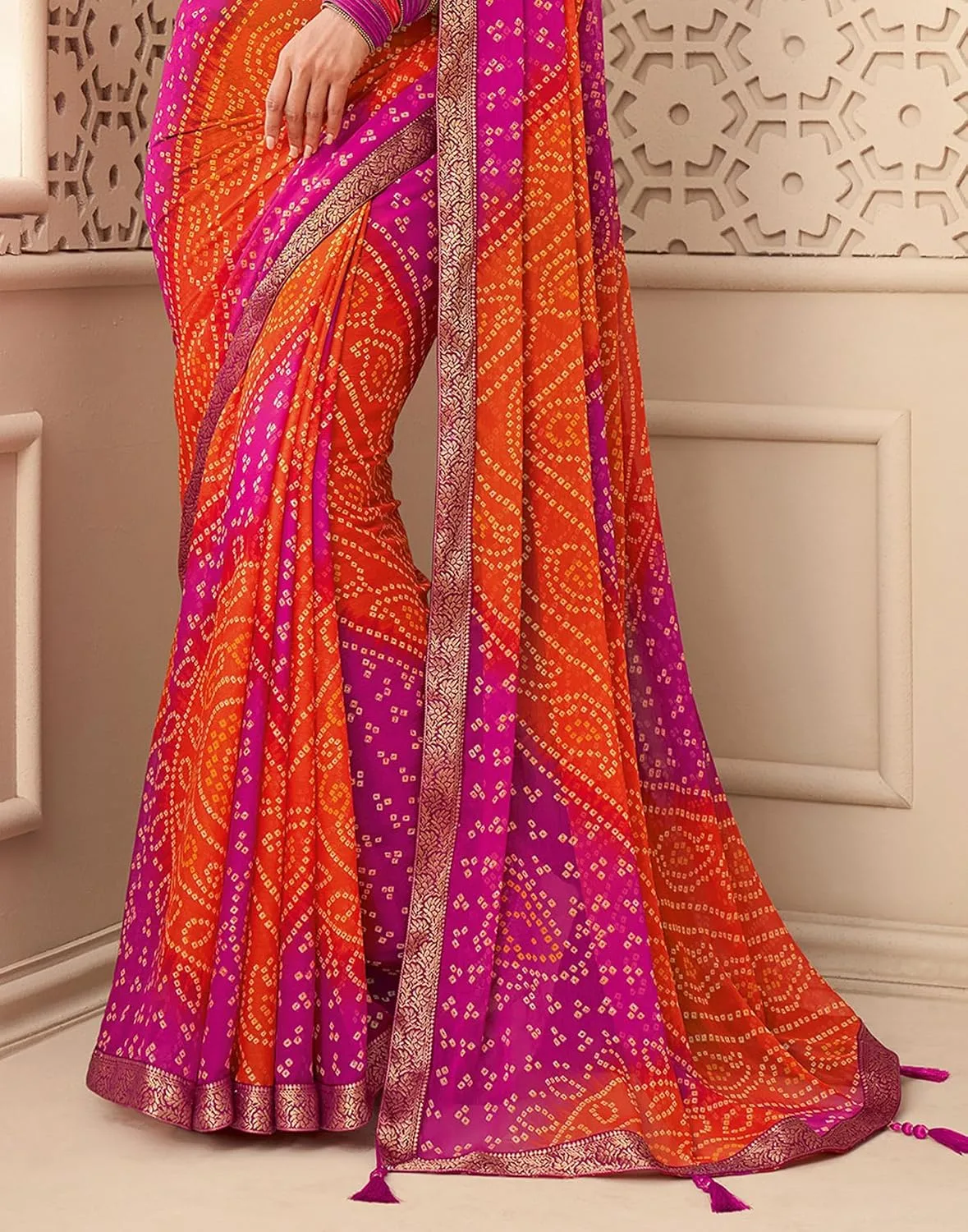 Women's Chiffon Bandhani Printed Saree With Unstitched Blouse image 4